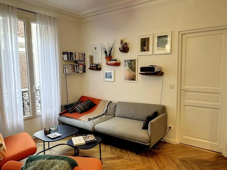 Apartment Appartement Art Bougee Montmartre Paris France
